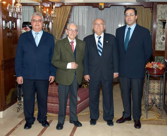 Los Dres. Blanco Quirós, Cruz Hernández, Domínguez Vallejo y Martínez Suárez en el X Curso de Excelencia en Pediatría.